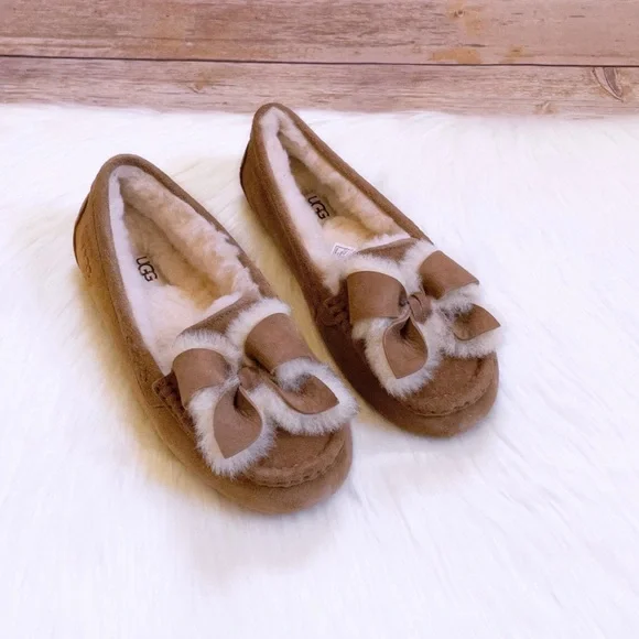 UGG Ansley Heritage Bow Chestnut Suede Slippers - Picture 6 of 8